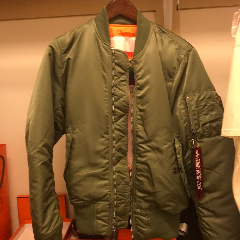 Reversible bomber